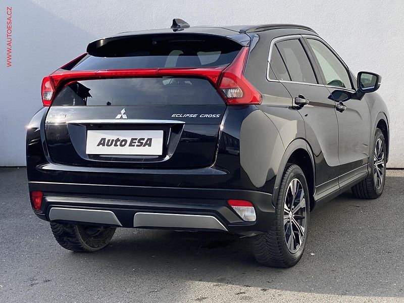 Mitsubishi Eclipse Cross (2019) 1.5 T-MIVEC, AT, kamera - fotka 4 z 21