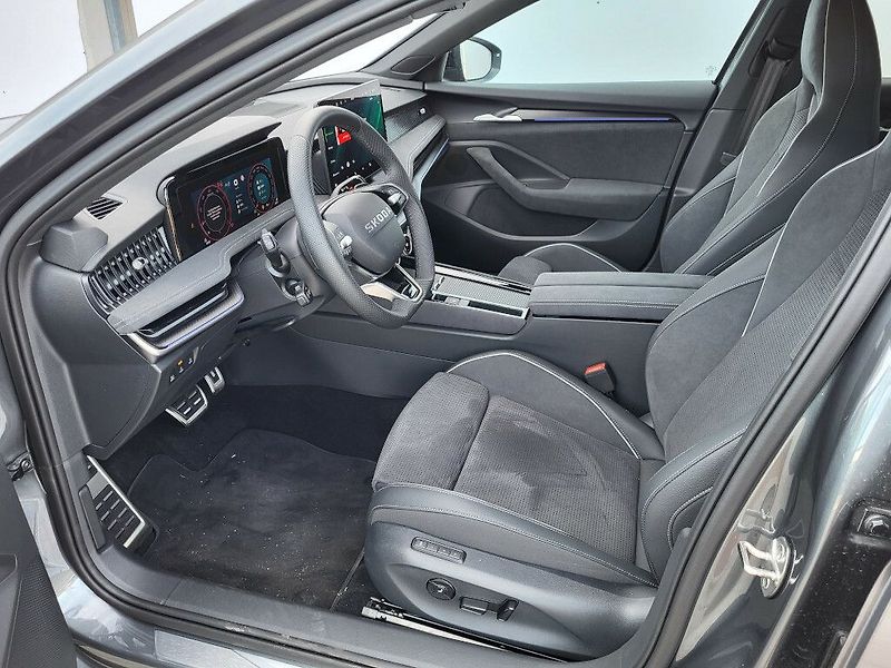 Škoda Superb Sportline 2,0TDI 110kW - fotka 8 z 31