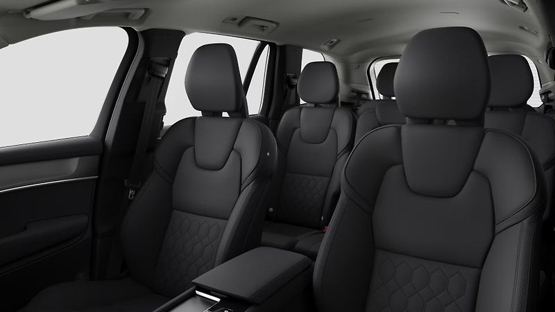Volvo XC90 (2026) T8 AWD AUT Plug-in CORE 7míst - fotka 13 z 16