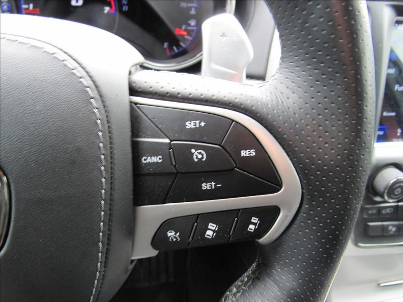 Jeep Grand Cherokee 6,2 V8 HEMI Trackhawk 527kW - fotka 23 z 37