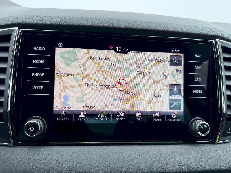 Škoda Karoq (2019) 2.0 TDI 110kW 4x4 Style ACC Si - fotka 21 z 35