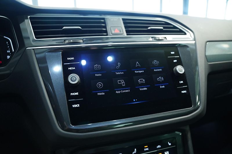 Volkswagen Tiguan - fotka 17 z 31