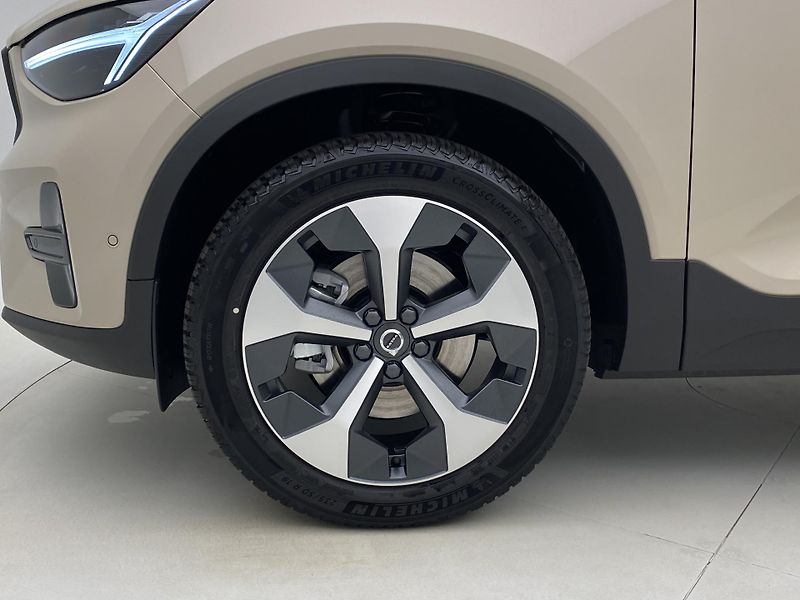 Volvo XC40 (2026) B3 AUT DARK ULTRA  - fotka 18 z 61