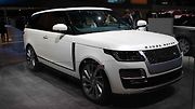 Spíše třešničkou na dortu je Range Rover SV Coupe