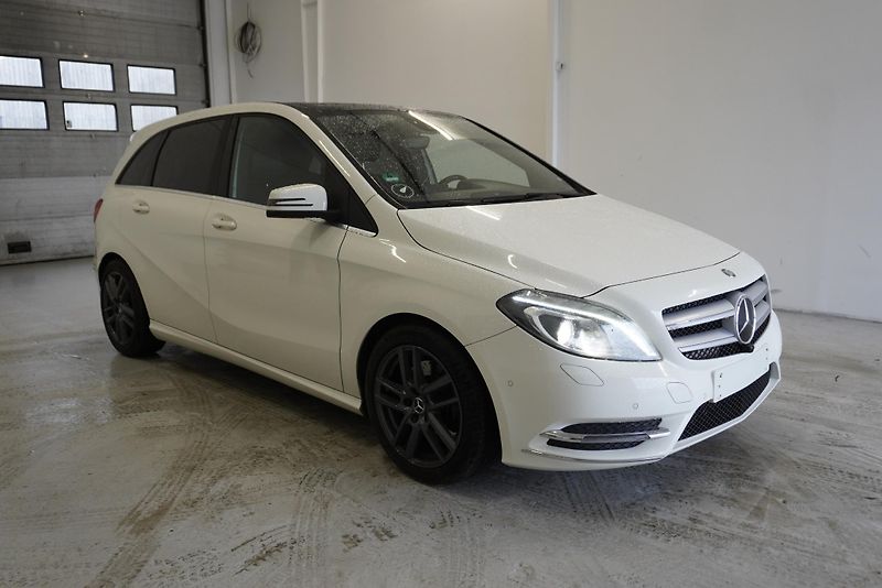 Mercedes-Benz Třídy B (2015) B250 2,0I AUTOMAT - fotka 3 z 30