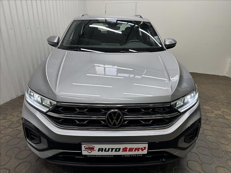 Volkswagen T-Roc R-LINE ACC NEZ-TOP 2XALU DPH - fotka 13 z 46