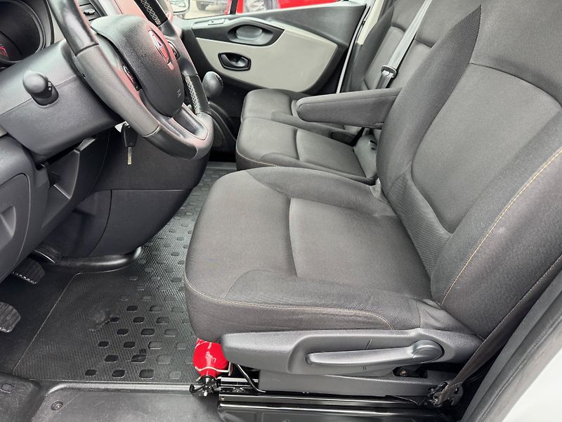 Renault Trafic (2019) 1.6 DCi 89 KW - fotka 9 z 16