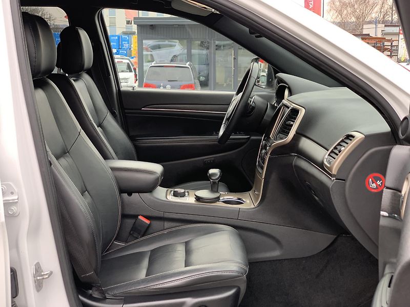 Jeep Grand Cherokee 3.0CRD LIMITED NAVI KAMERA  - fotka 40 z 52