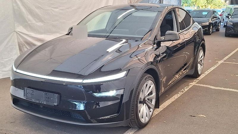 Tesla Model Y ZAMLUVENO ! SOH 98% - fotka 2 z 10