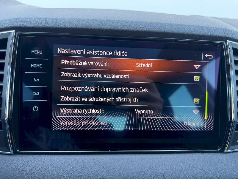 Škoda Karoq (2018) 1.5TSI 110kW DSG Style Pano Ků - fotka 18 z 35