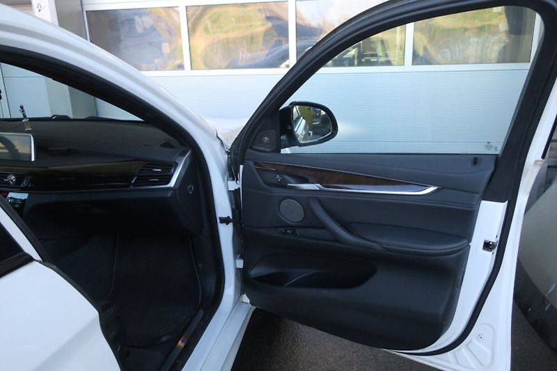 BMW X6 (2017) 3.0 xDrive30d M-Paket - fotka 30 z 42
