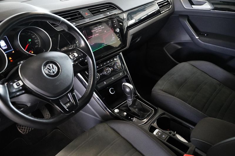 Volkswagen Touran - fotka 13 z 25