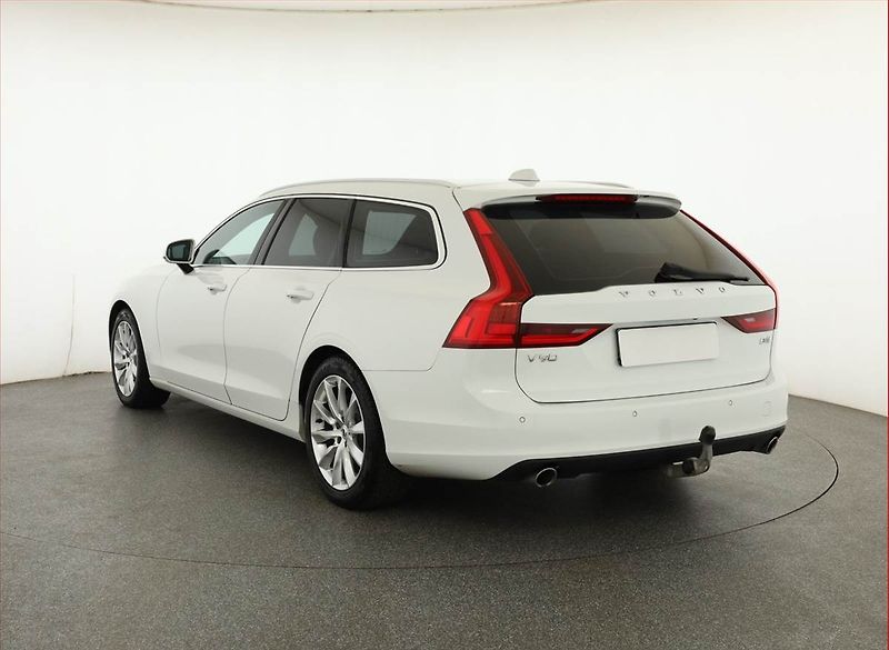 Volvo V90 (2017) D4, Automat, Serv.kniha, Kůže - fotka 4 z 19