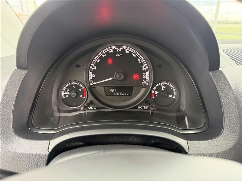 Škoda Citigo 1,0 MPI, Klimatizace - fotka 17 z 24