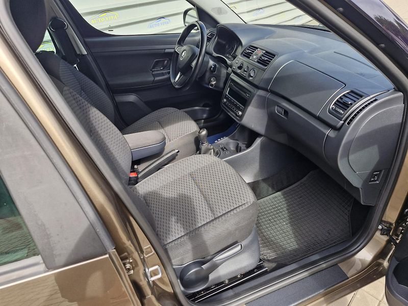 Škoda Roomster 1,2TSi 63kW,ČR,Tempomat,TZ - fotka 9 z 37