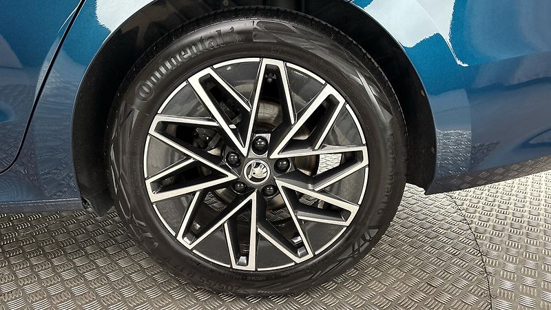 Škoda Octavia 2.0 TDI Style Combi - fotka 19 z 28
