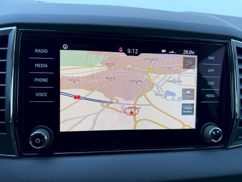 Škoda Karoq (2020) 1.5 TSI 110kW Drive 125 Let - fotka 18 z 35