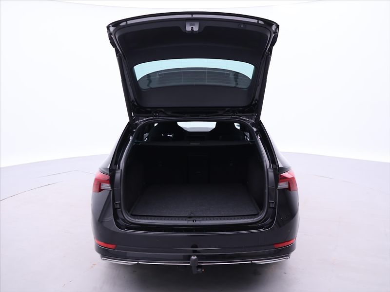 Škoda Octavia 2,0 TDI 110kW DSG Sportline DP - fotka 9 z 40