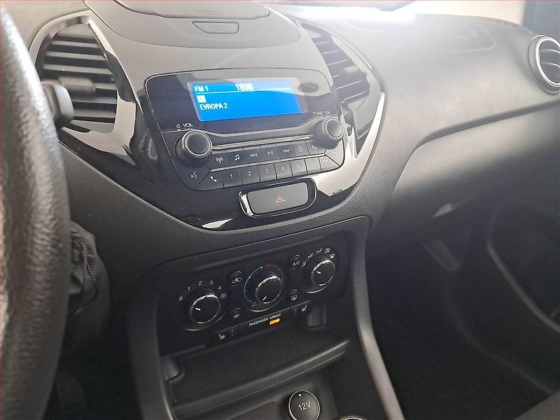 Ford KA PLUS (2018) 1.2 Ti-VCT, Vyhř. sedaček - fotka 12 z 18