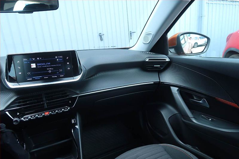 Peugeot 2008 (2020) 1.2 PureTech, Serv.kniha - fotka 8 z 21
