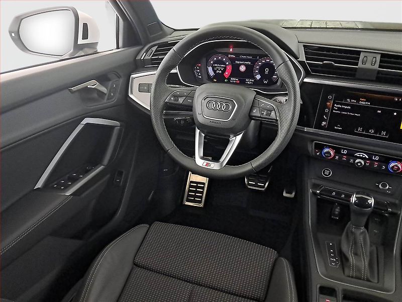 Audi Q3 (2025) 35 TFSI - fotka 7 z 21