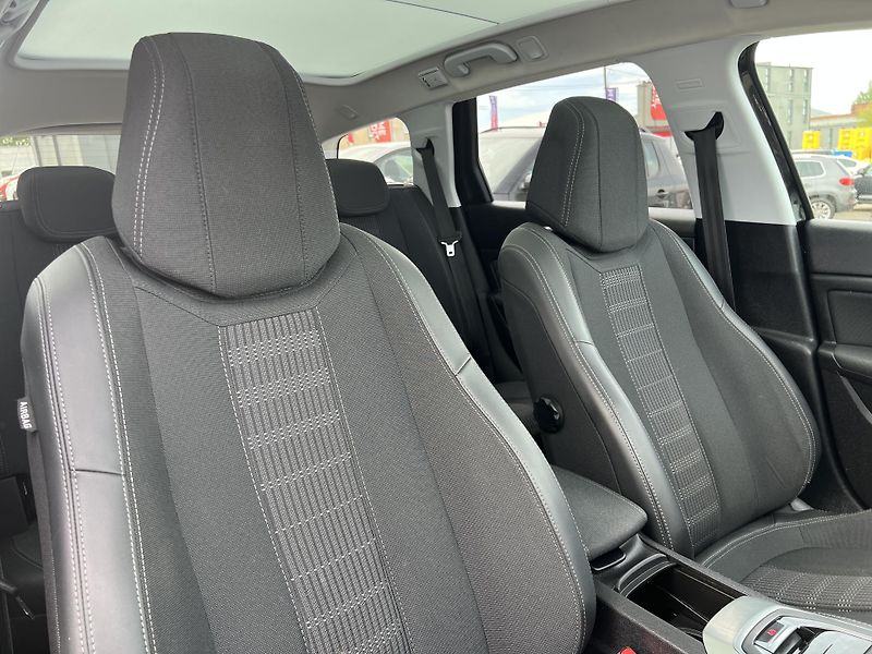 Peugeot 308 1.6HDi NAVI KLIMA TAŽNÉ ALU - fotka 34 z 45