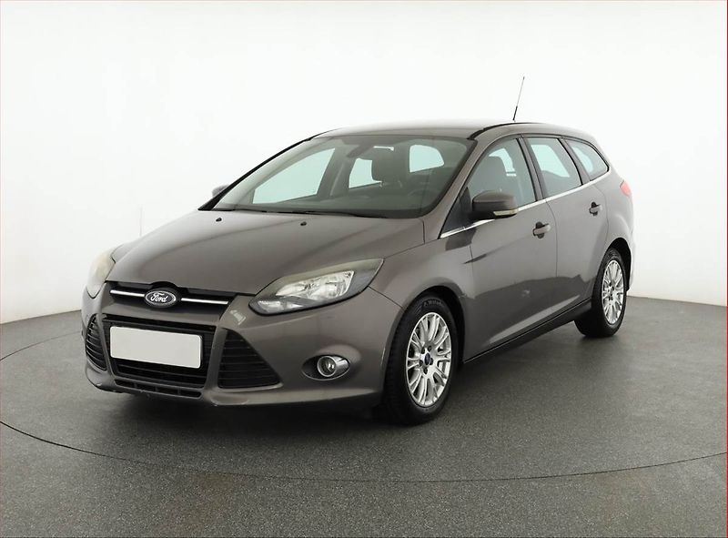 Ford Focus (2011) 1.6 TDCi, nová STK, Tažné - fotka 2 z 16