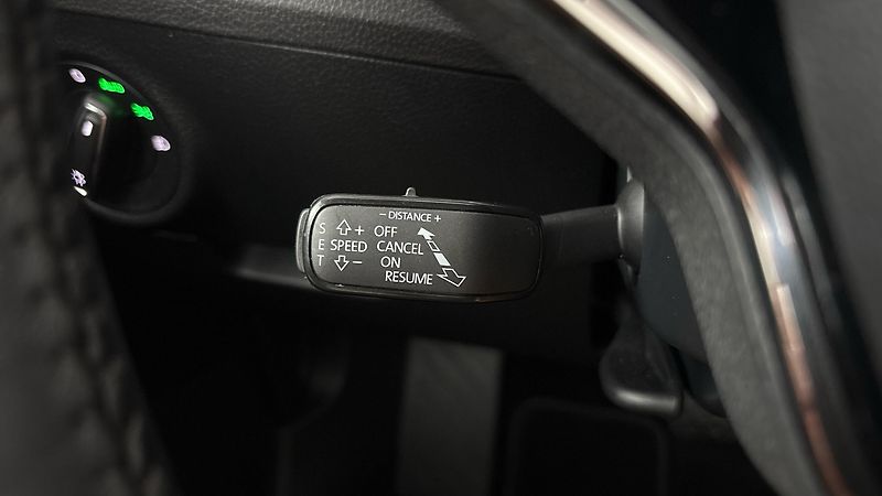 Škoda Superb 2.0 TDI DSG Ambition Combi - fotka 14 z 29