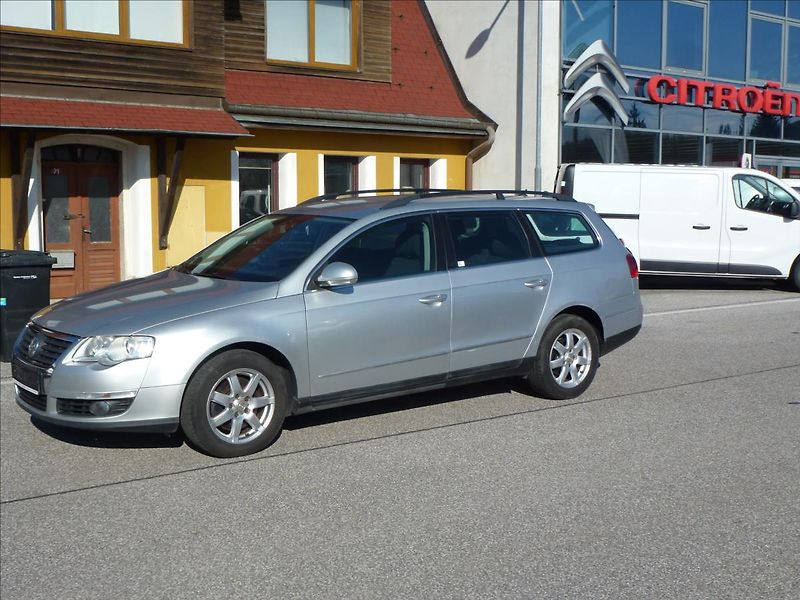 Volkswagen Passat 2,0 TDi  Comfort - fotka 15 z 49