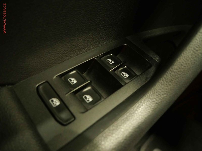 Škoda Octavia (2017) 1.6 TDi, 2.maj,ČR, Style - fotka 14 z 22