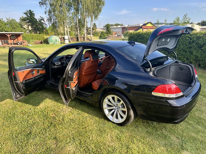 BMW Řada 7 3.0 170KW,MAX VÝBAVA,T.Z - fotka 28 z 46