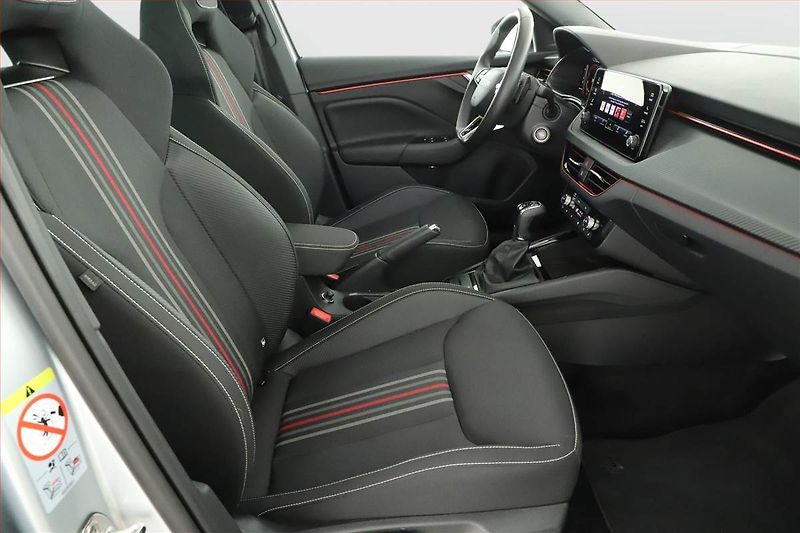 Škoda Kamiq (2025) 1.5 TSI, MONTE CARLO, AUTOMAT - fotka 7 z 21
