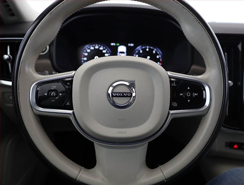 Volvo V90 (2017) Cross Country - fotka 8 z 20