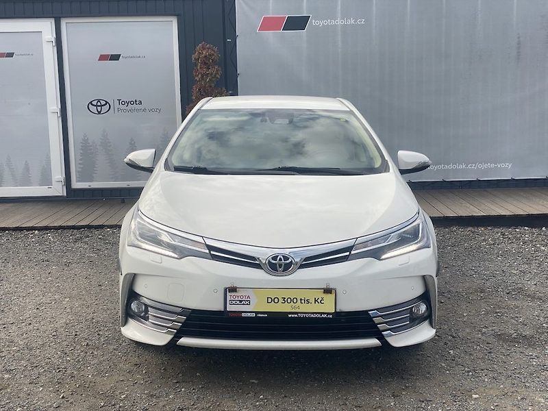 Toyota Corolla 1.6i, ČR, Executive, automat - fotka 3 z 19