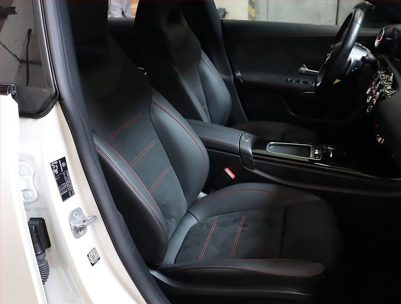 Mercedes-Benz CLA (2023) AMG Paket 200 d - fotka 9 z 27