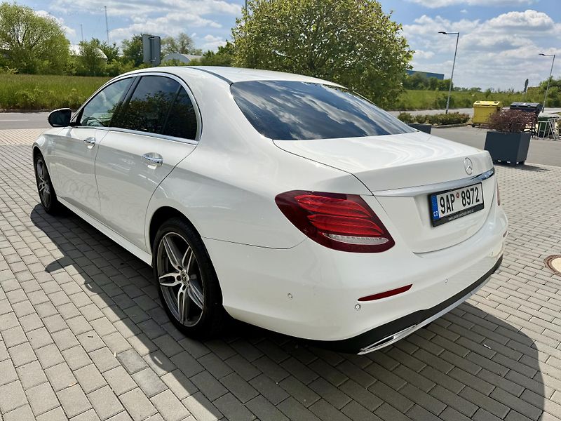 Mercedes-Benz Třídy E (2017) 220D 4Matic W213 AMG KOUP ČR - fotka 8 z 26
