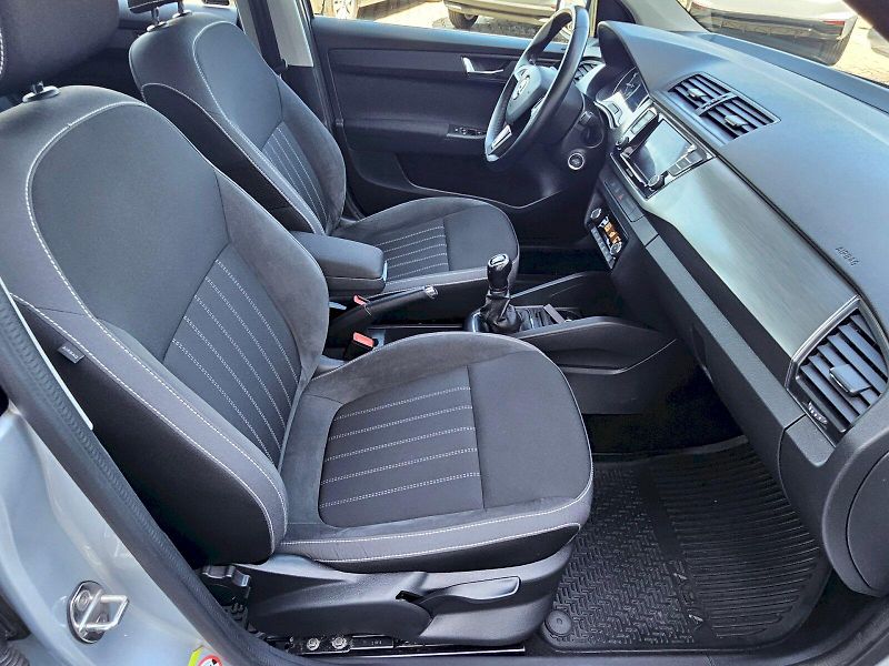 Škoda Fabia (2018) COMBI STYLE 81TSI/1.0 M6F - fotka 15 z 26