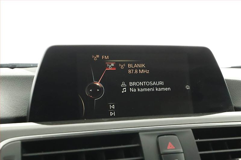 BMW Řada 3 (2015) 330 d, 4X4, Automat, Kůže - fotka 9 z 19