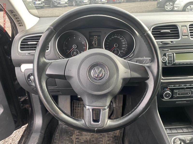 Volkswagen Golf (2010) 1.4TSi, AC, výhřev sed. - fotka 13 z 20