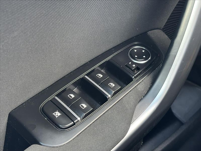 Kia Ceed 1,5 TGDi 118kW AT Spin ZÁRUKA - fotka 27 z 39
