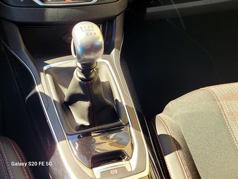 Peugeot 308 eHDi GT Line*SERV.KNIHA ROZVOD - fotka 39 z 45