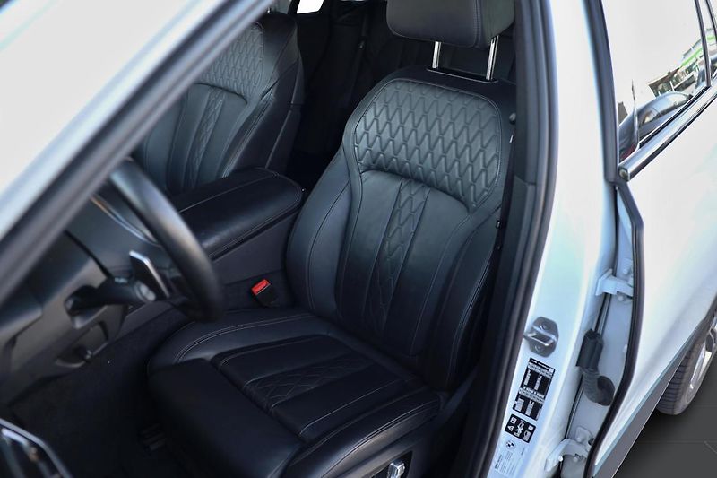 BMW X6 xDrive40d - fotka 10 z 15