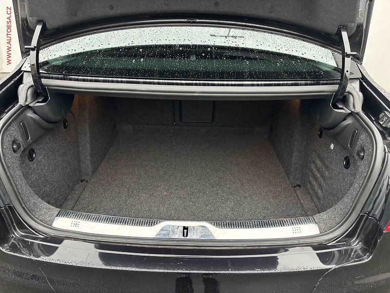 Škoda Superb (2014) 2.0 TDi, ČR, Elegance - fotka 7 z 19