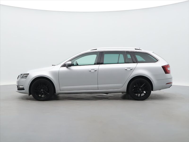 Škoda Octavia 2,0 TDI 110kW DSG Style Virtua - fotka 4 z 37