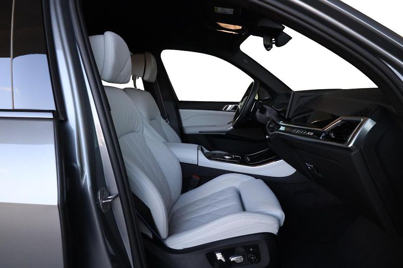 BMW X5 xDrive30d - fotka 29 z 35