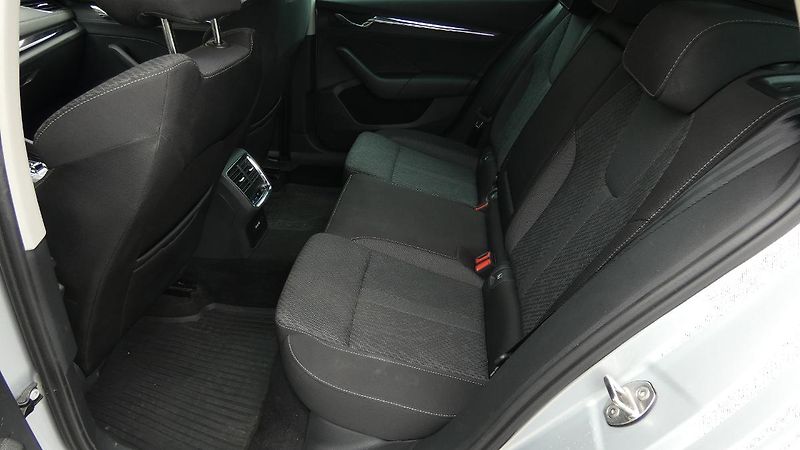 Škoda Octavia 2,0 TDI DSG Style 110 kW - fotka 20 z 25