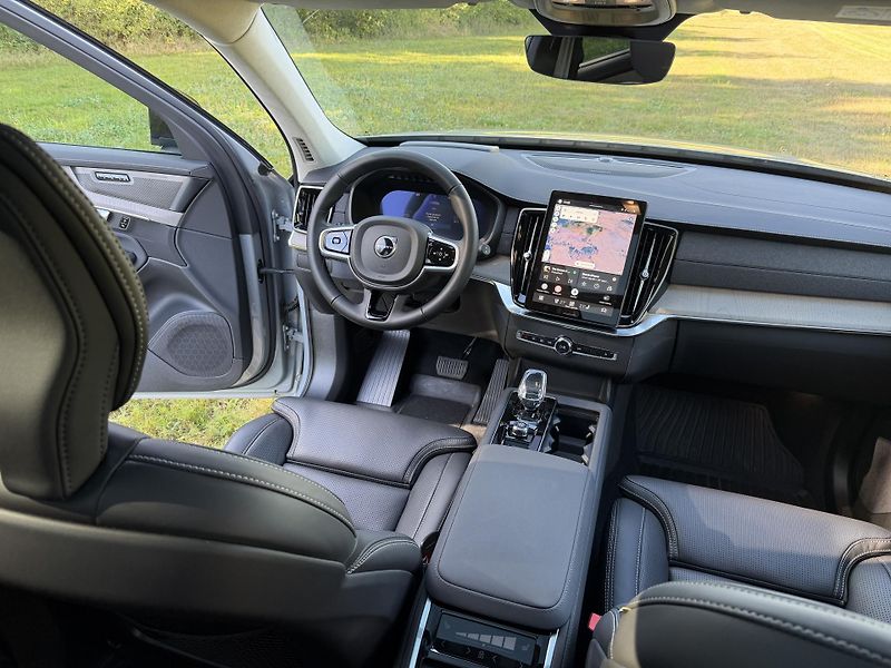 Volvo XC90 T8 ULTRA DARK,AWD,360,POLESTAR - fotka 25 z 31