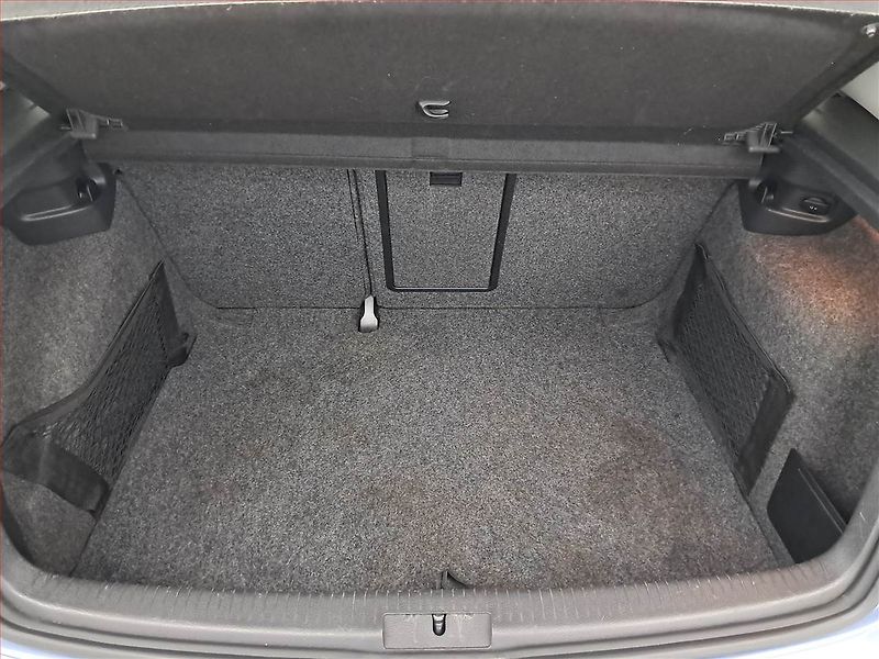 Volkswagen Golf (2009) 1.4 TSI, Automat, Xenony - fotka 14 z 17