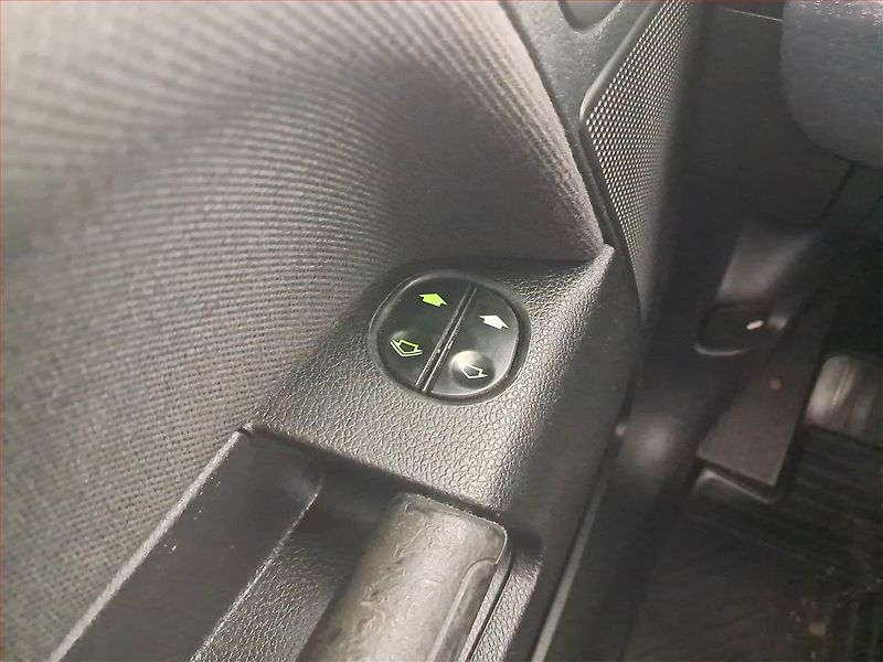 Ford Fusion (2007) 1.4, nová STK, jezdí výborně - fotka 14 z 15