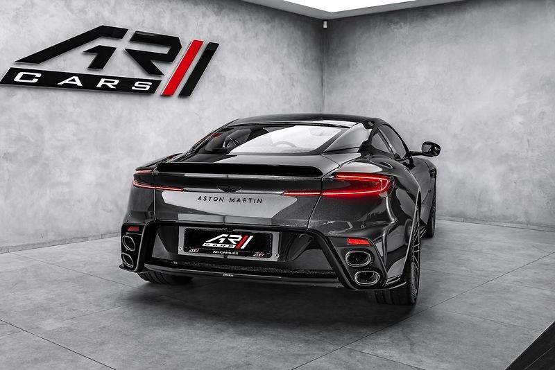 Aston Martin DB12 CZ, xenon grey, black pack - fotka 6 z 25
